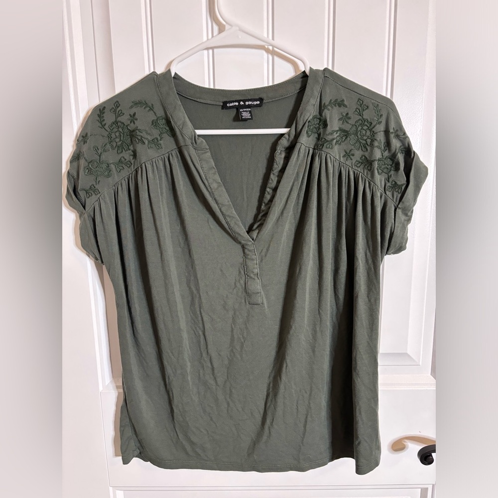 Cable and Gauge Floral Dark Green Top